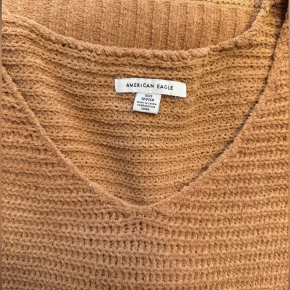 American Eagle chenille sweater with a relaxed fit - Picture 7 of 7